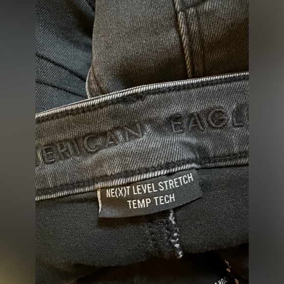 American Eagle women’s jeans - Picture 3 of 4